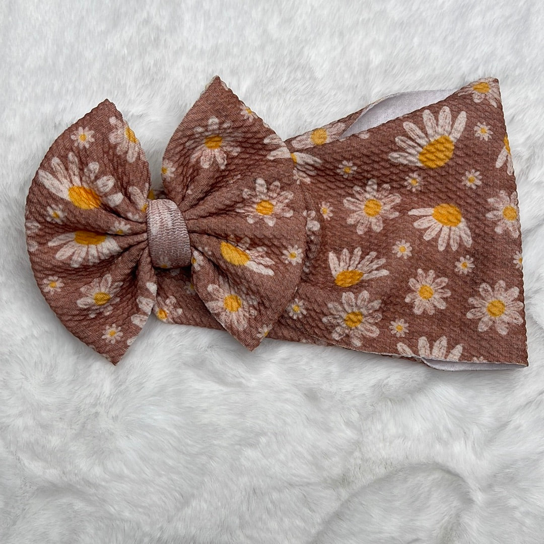 embroidered daisies - wrap